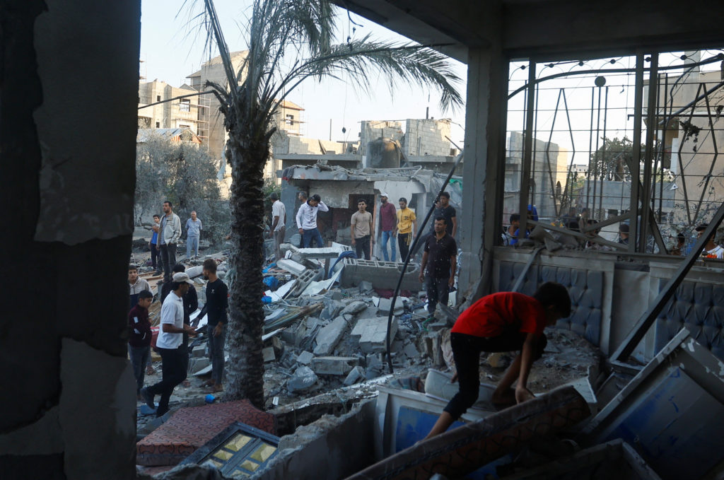  Witnesses Describe Horror After Israeli Strike on Gaza Hospital Compound